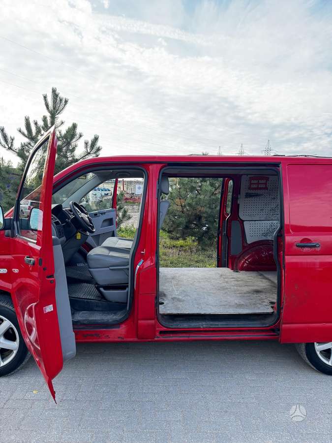 Volkswagen Transporter 2009 — photo 18