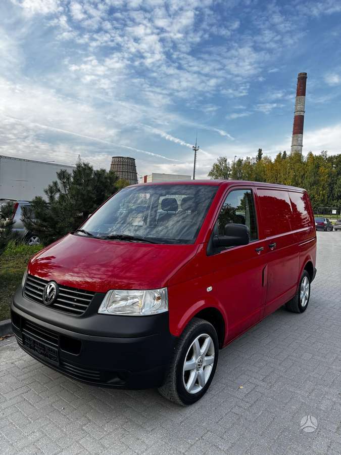 Volkswagen Transporter 2009 — rear view