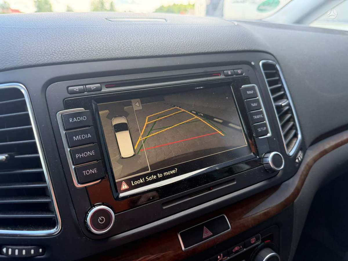 Volkswagen Sharan 2011 — photo 15
