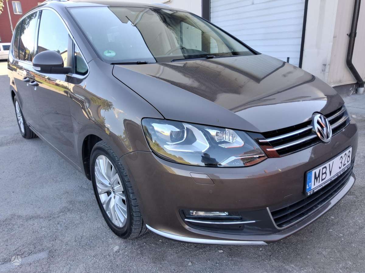 Volkswagen Sharan 2011 — rear view