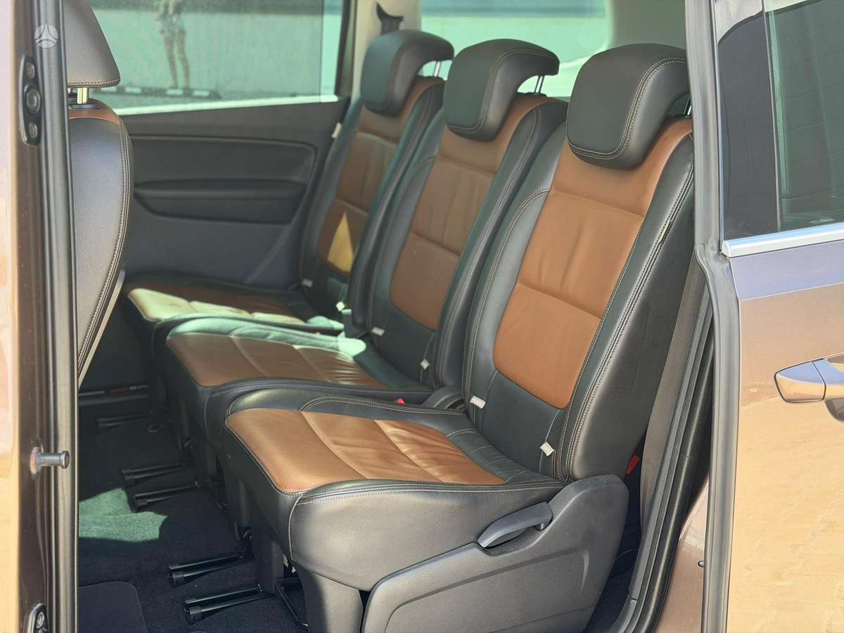 Volkswagen Sharan 2011 — photo 22