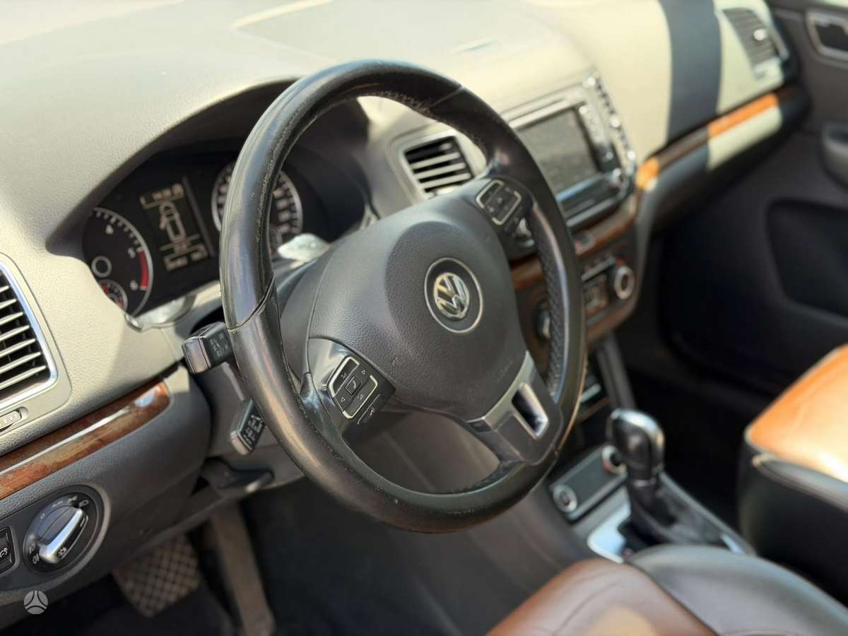 Volkswagen Sharan 2011 — photo 26