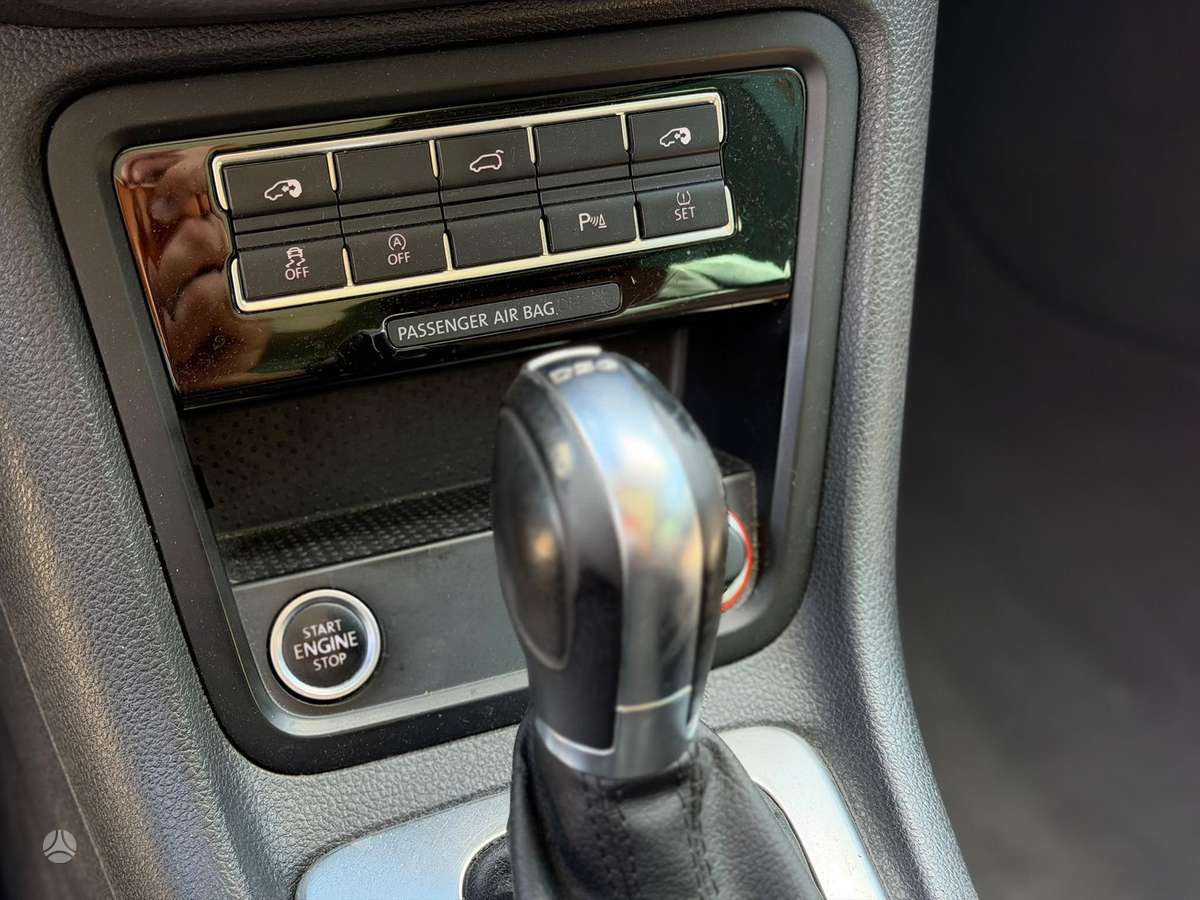 Volkswagen Sharan 2011 — photo 30