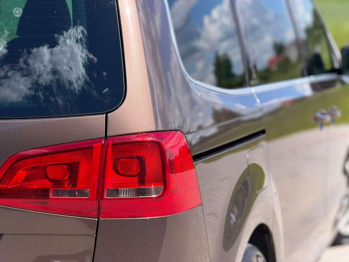 Volkswagen Sharan 2011 — photo 31