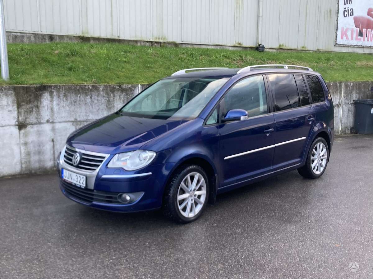 Volkswagen Touran 2007 — rear view