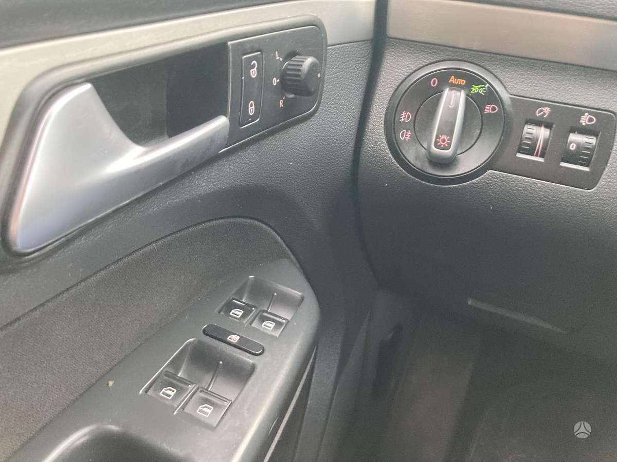 Volkswagen Touran 2007 — photo 27