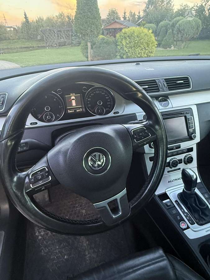 Volkswagen Passat 2014 — photo 10