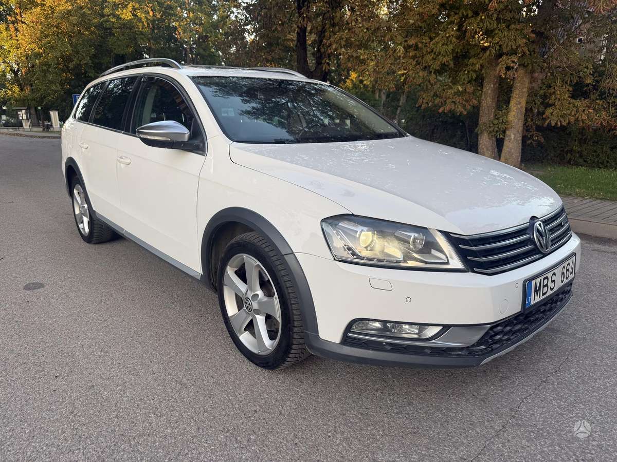 Volkswagen Passat 2014 — interior
