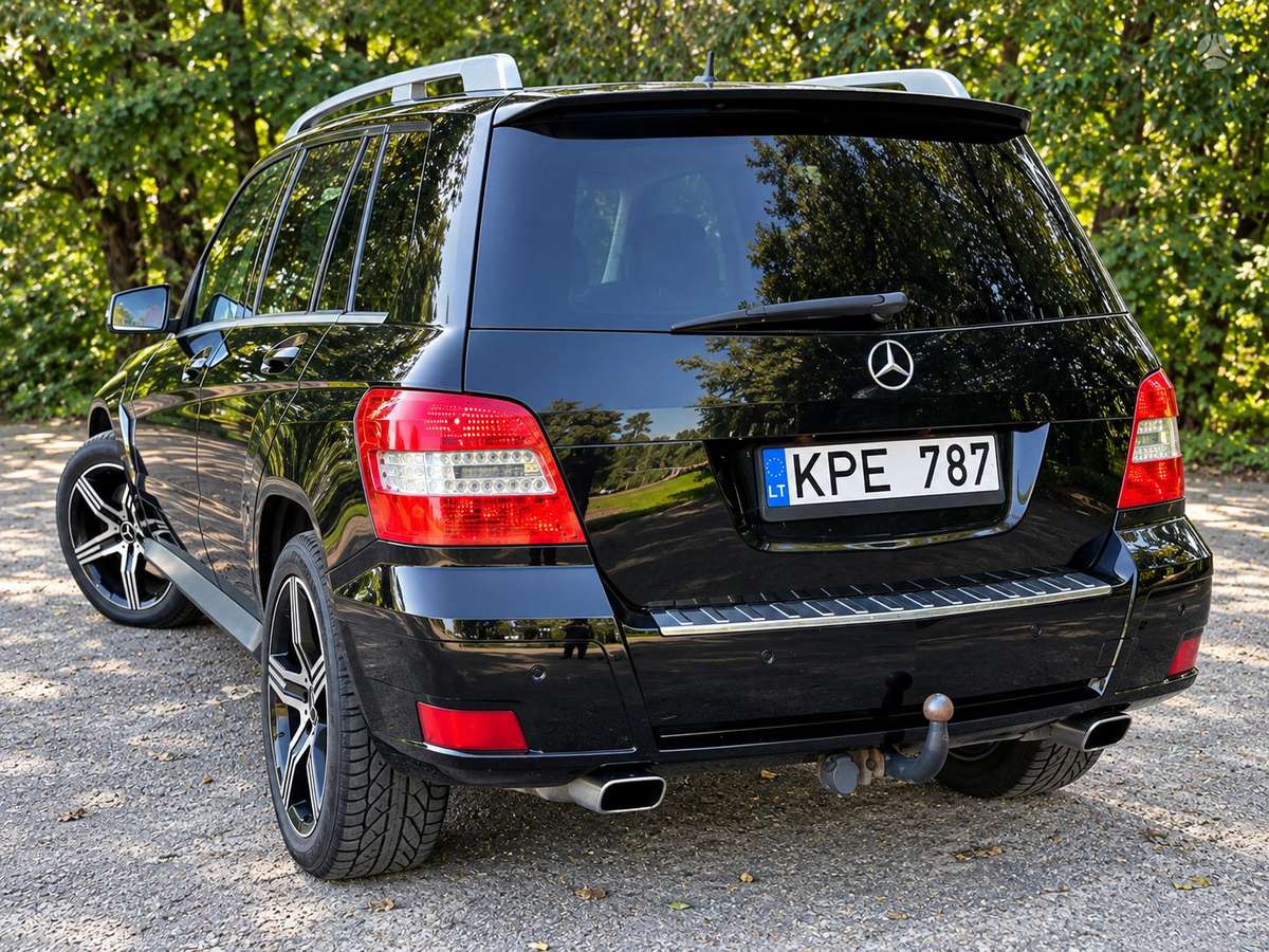 Mercedes-Benz GLK220 2010 — interior