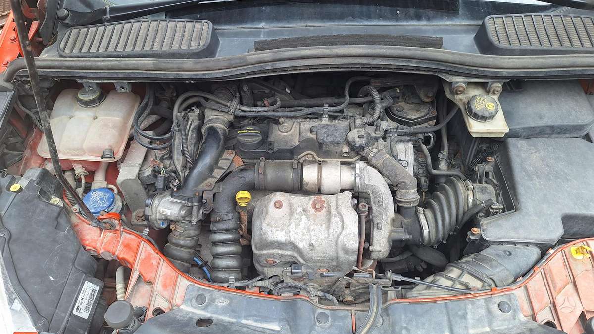 Ford C-MAX 2011 — photo 12