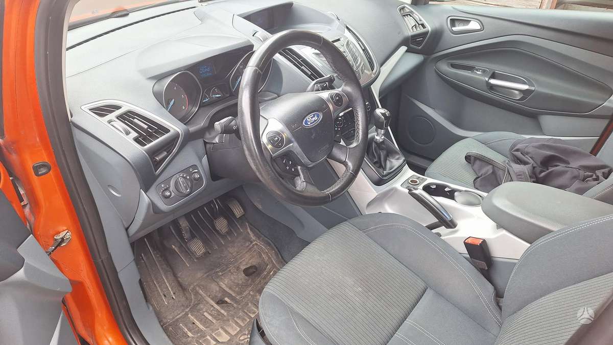 Ford C-MAX 2011 — photo 6