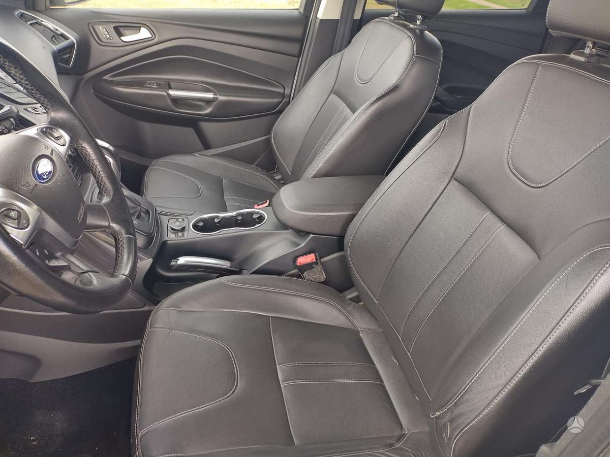 Ford Kuga 2014 — photo 16