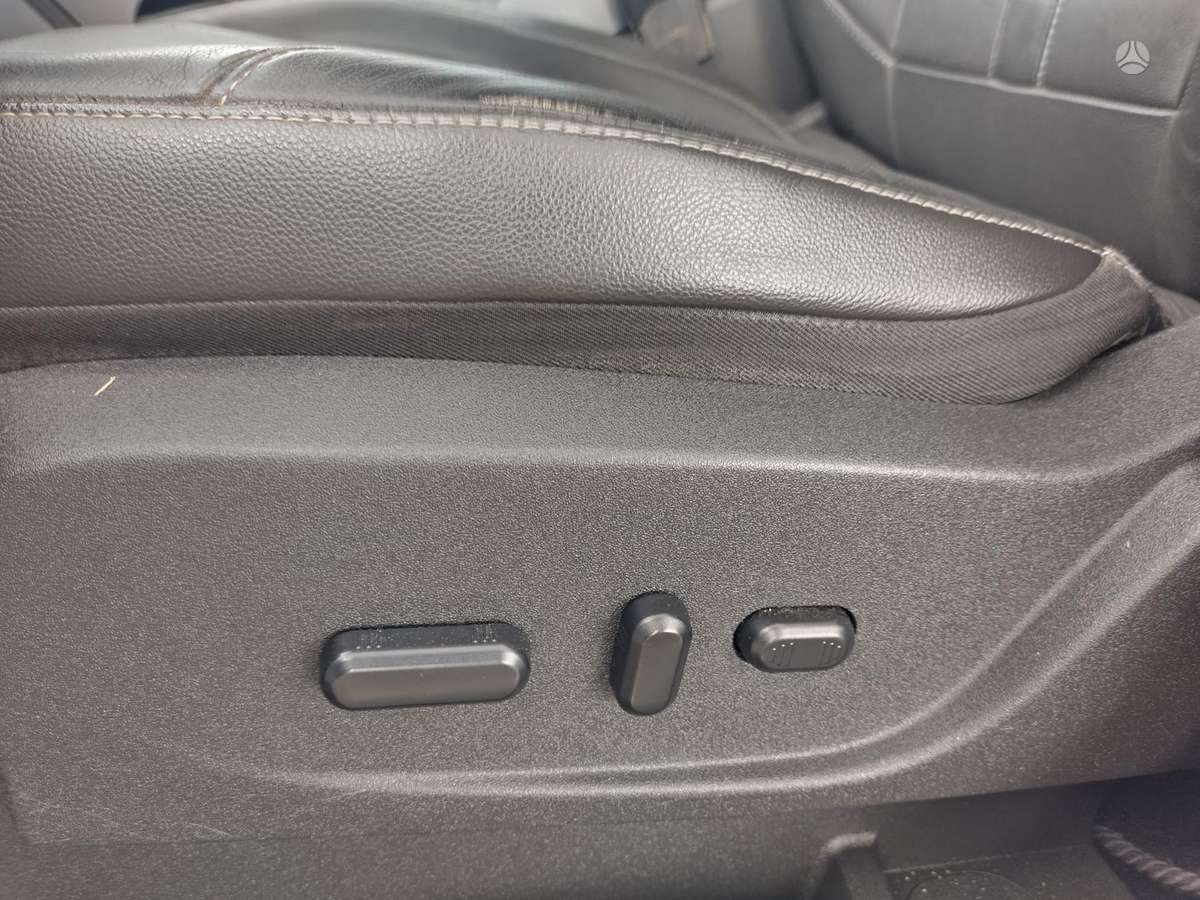 Ford Kuga 2014 — photo 17
