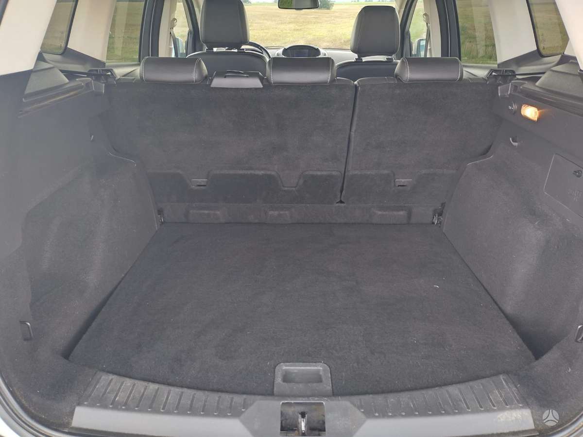 Ford Kuga 2014 — photo 9