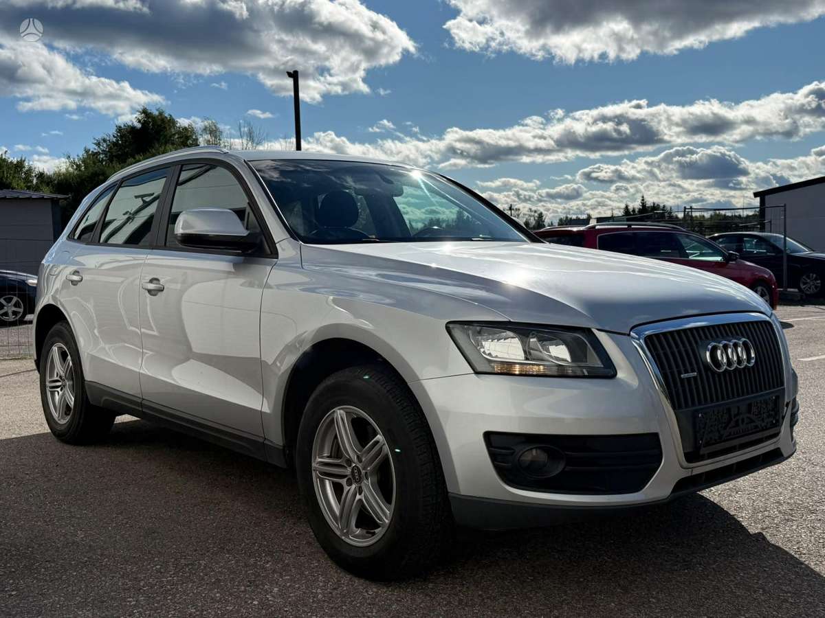 Audi Q5 2010 — двигун 1968 cm³, 141 HP (104kW)