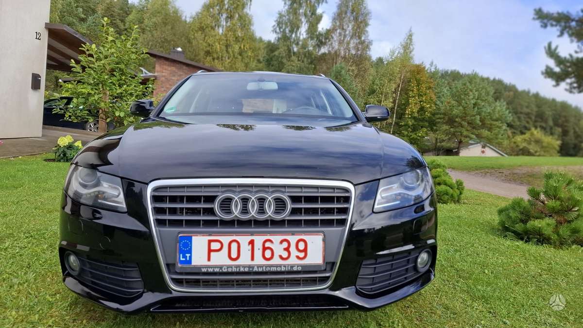 Audi A4 2011 — вигляд ззаду