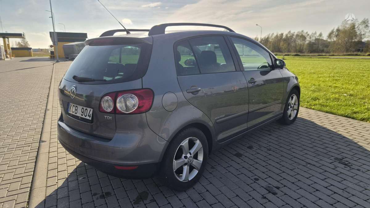 Volkswagen Golf 2008 — interior