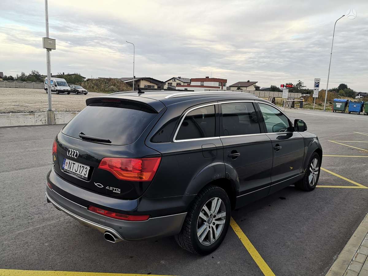 Audi Q7 2008 — interior
