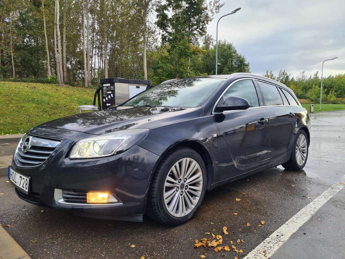 Opel Insignia, 2011