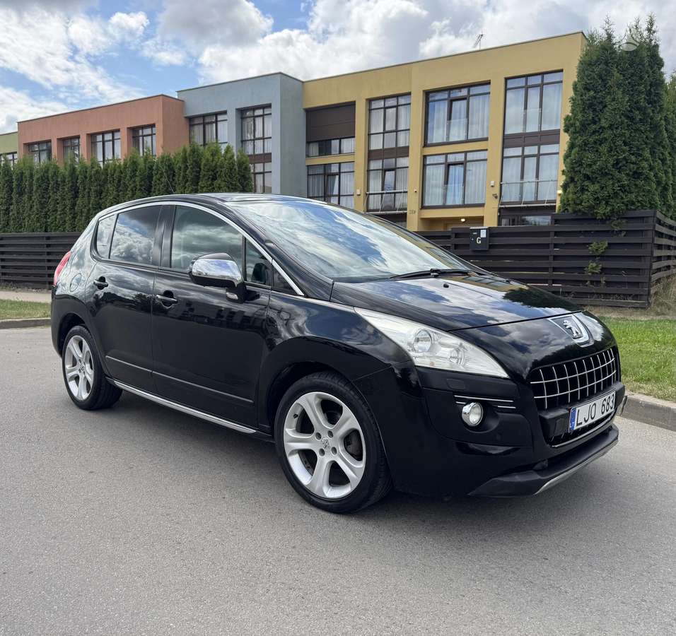 Peugeot 3008 2010 — вигляд ззаду