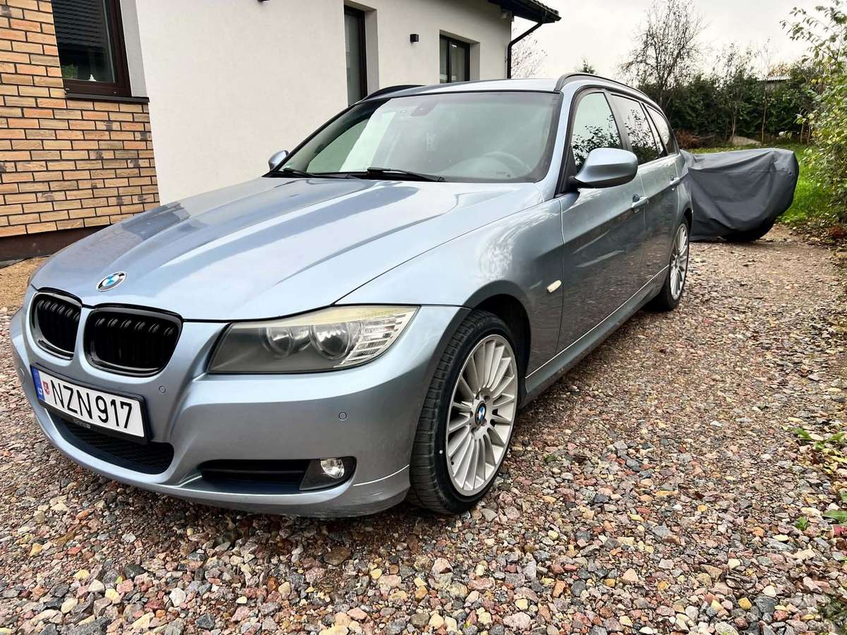 BMW 320, 2010