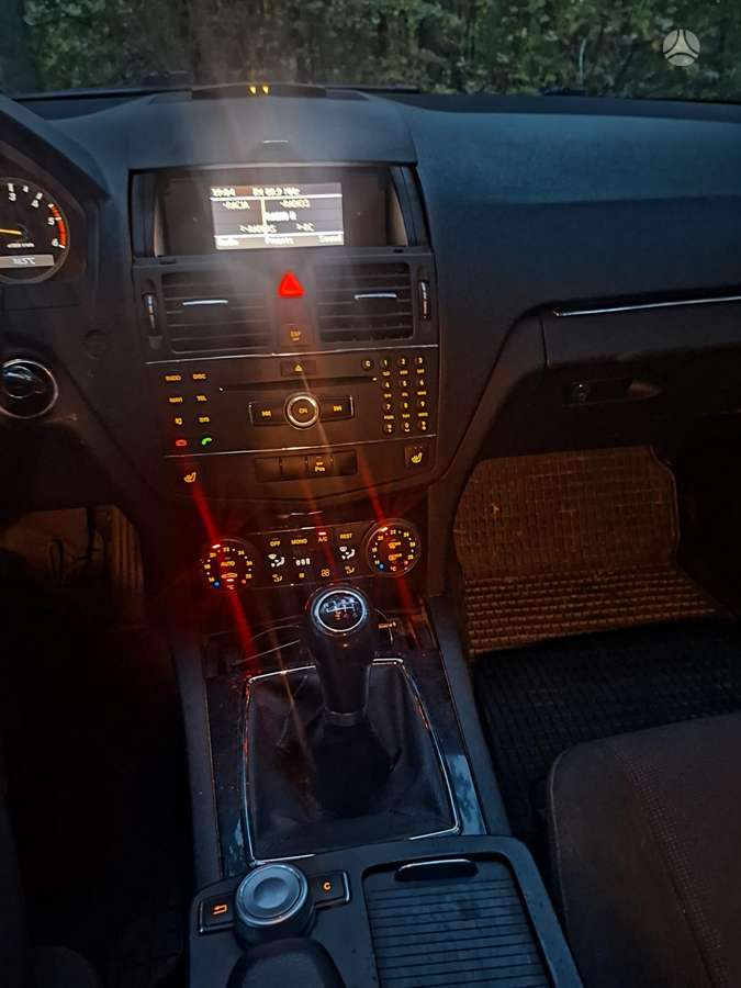 Mercedes-Benz C200 2008 — photo 5