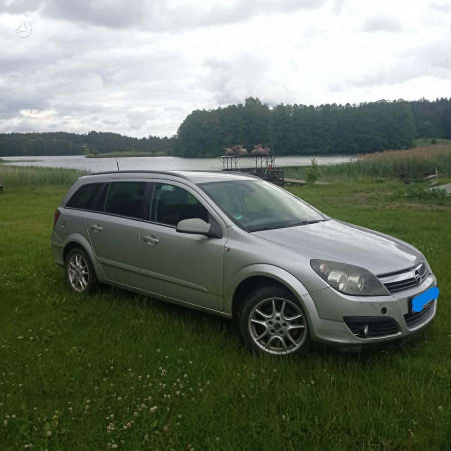 Opel Astra 2006 — вигляд ззаду