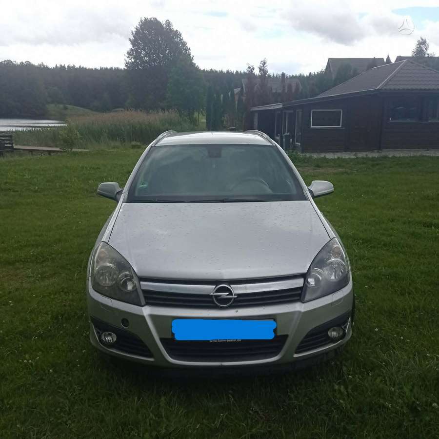 Opel Astra 2006 — салон