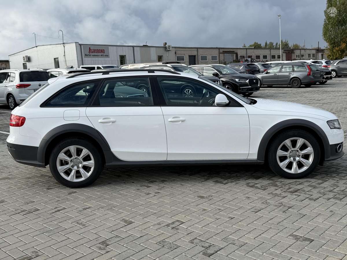 Audi A4 2009 — двигун 1968 cm³, 143 HP (105kW)