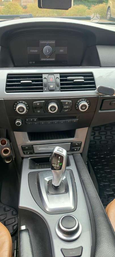 BMW 520 2008 — photo 11