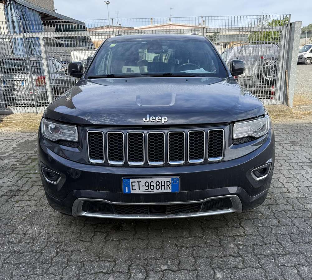 Jeep Grand 2014 — rear view