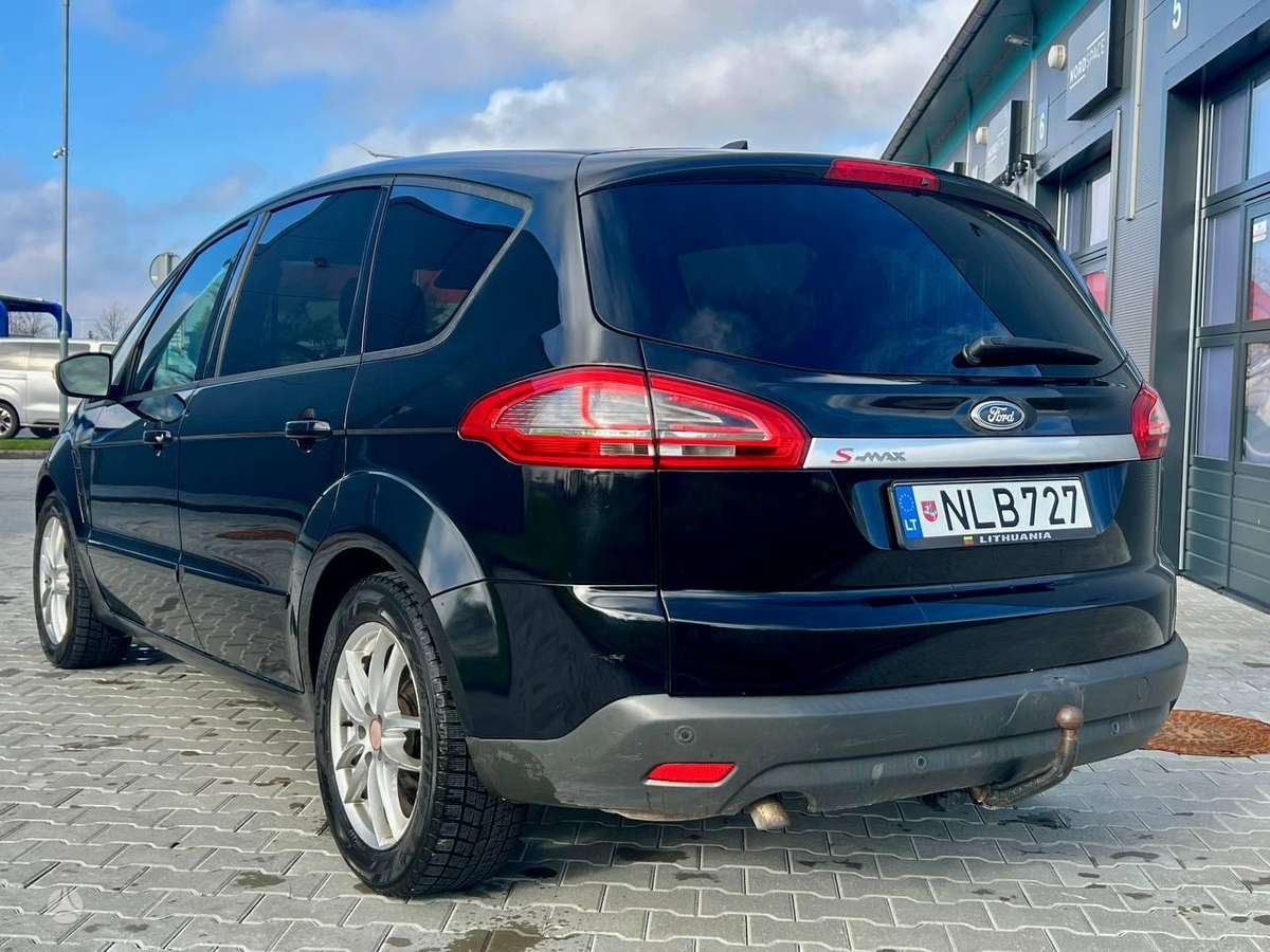 Ford S-MAX 2011 — rear view
