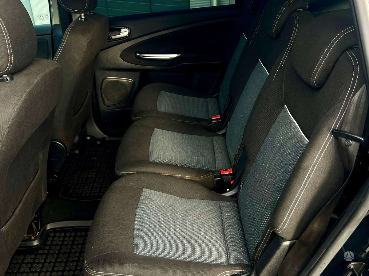 Ford S-MAX 2011 — photo 6