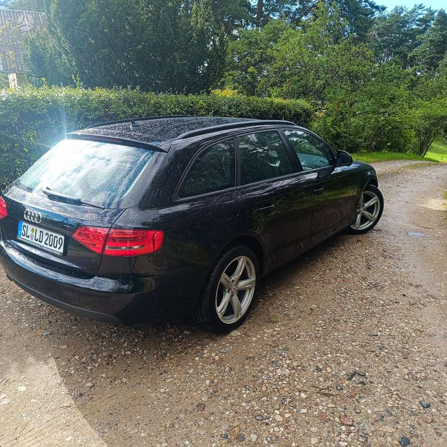 Audi A4 2009 — двигун 1968 cm³, 143 HP (105kW)