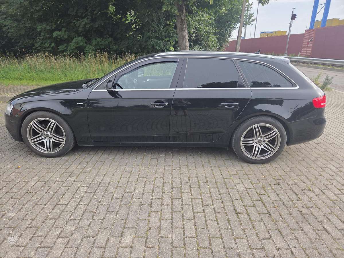 Audi A4 2012 — rear view