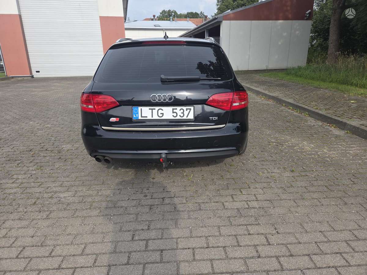 Audi A4 2012 — engine 2000 cm³, 136 HP (100kW)