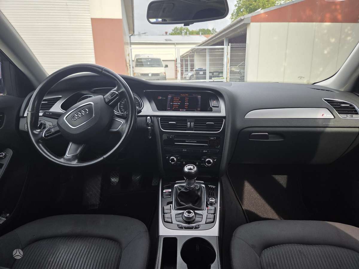 Audi A4 2012 — photo 5