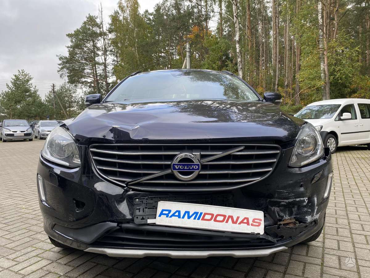 Volvo XC60 2015 — вигляд ззаду