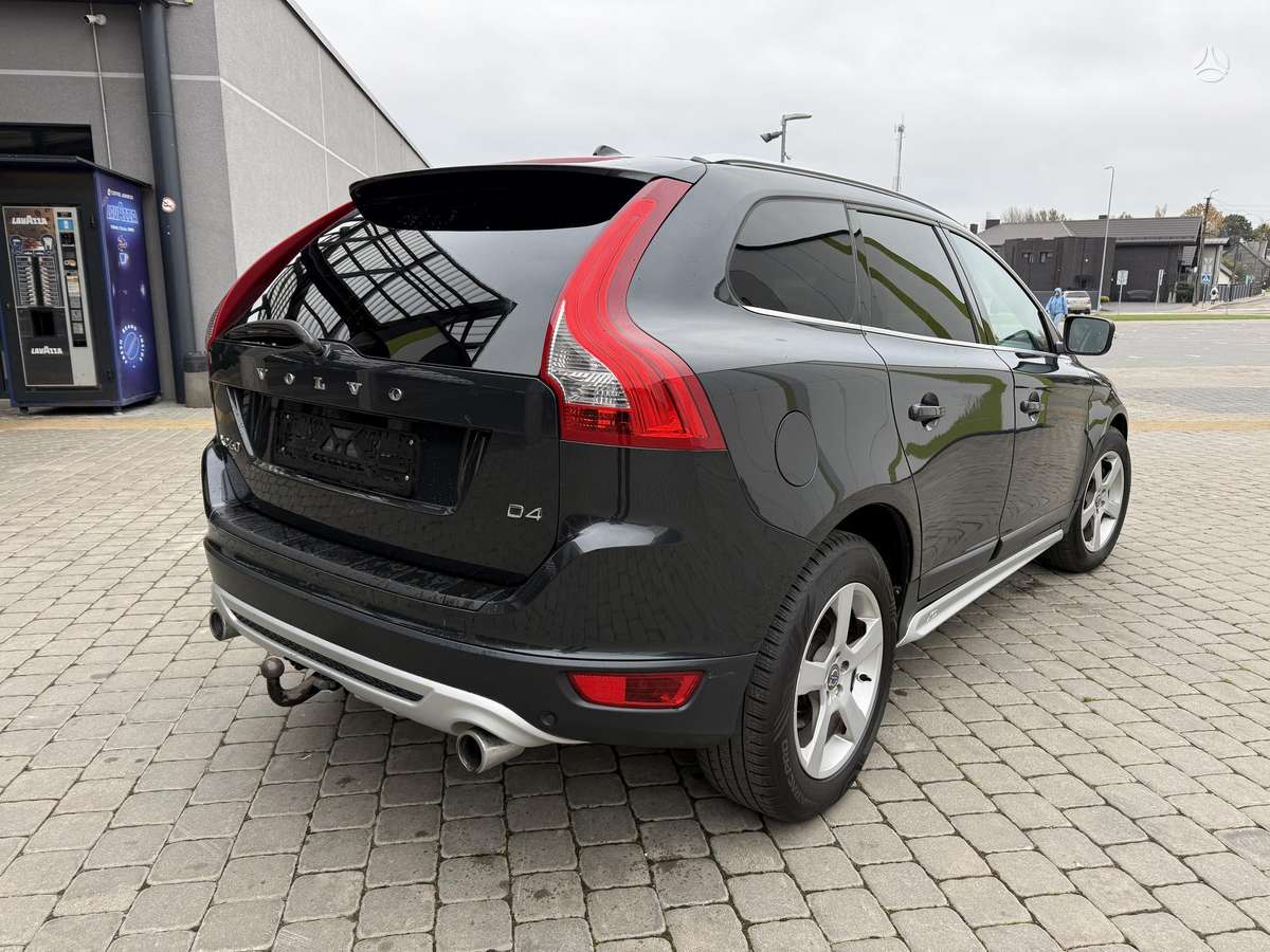 Volvo XC60 2013 — вигляд ззаду
