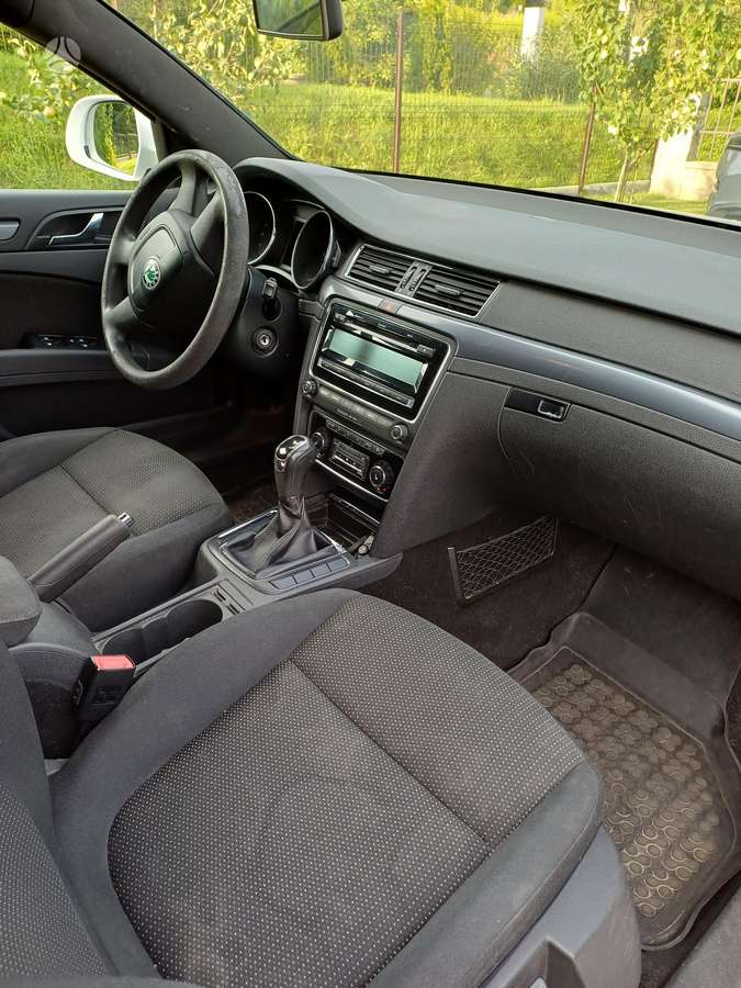 Skoda Superb 2012 — photo 5