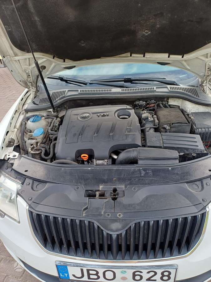 Skoda Superb 2012 — photo 6