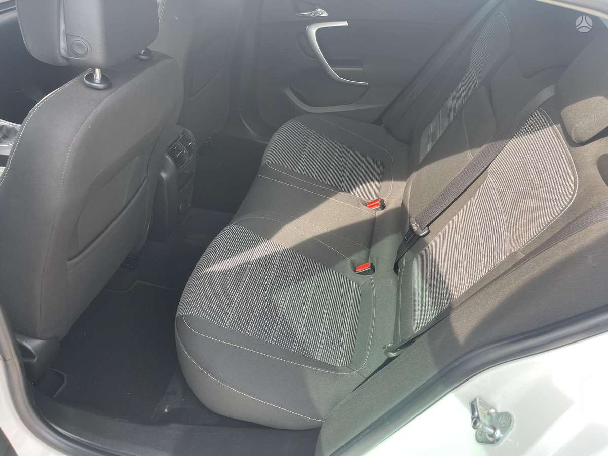 Opel Insignia 2012 — photo 12