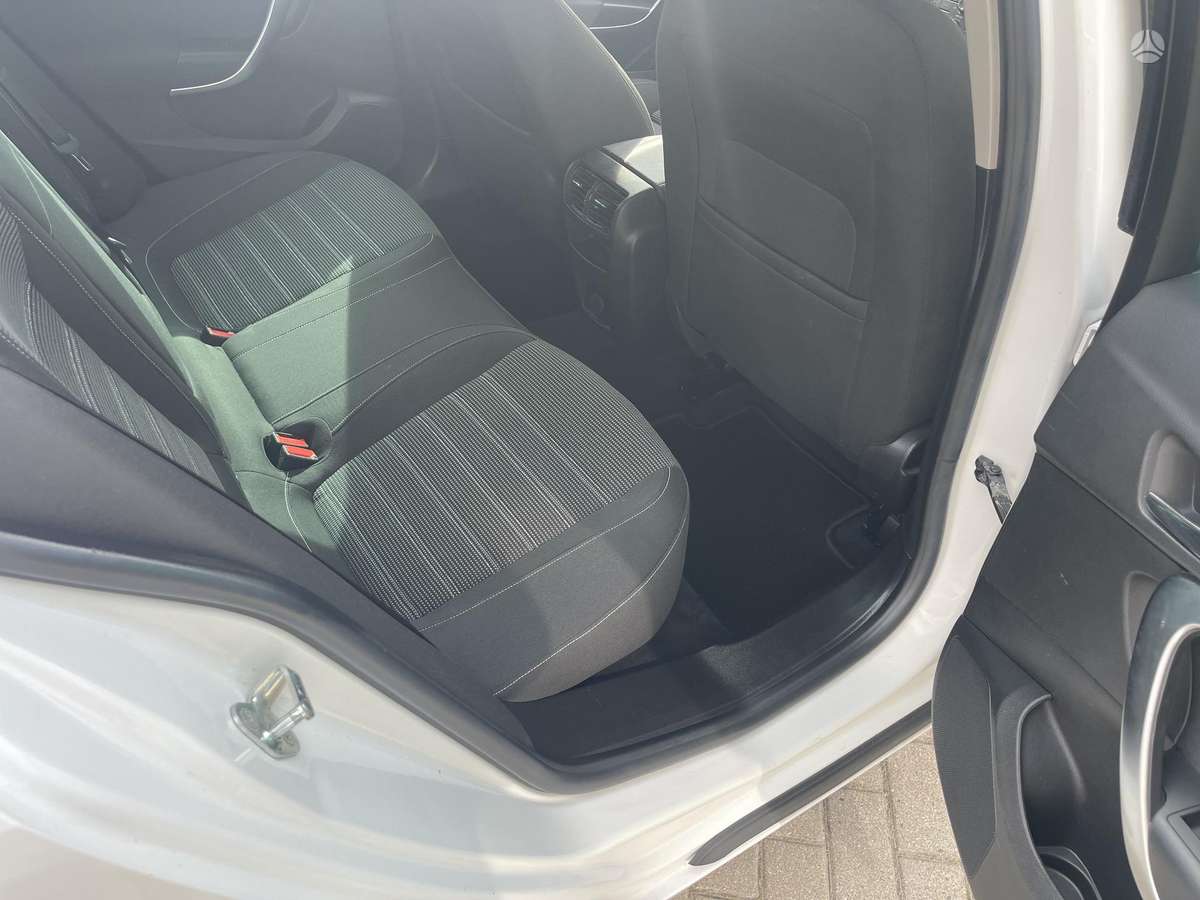 Opel Insignia 2012 — photo 13