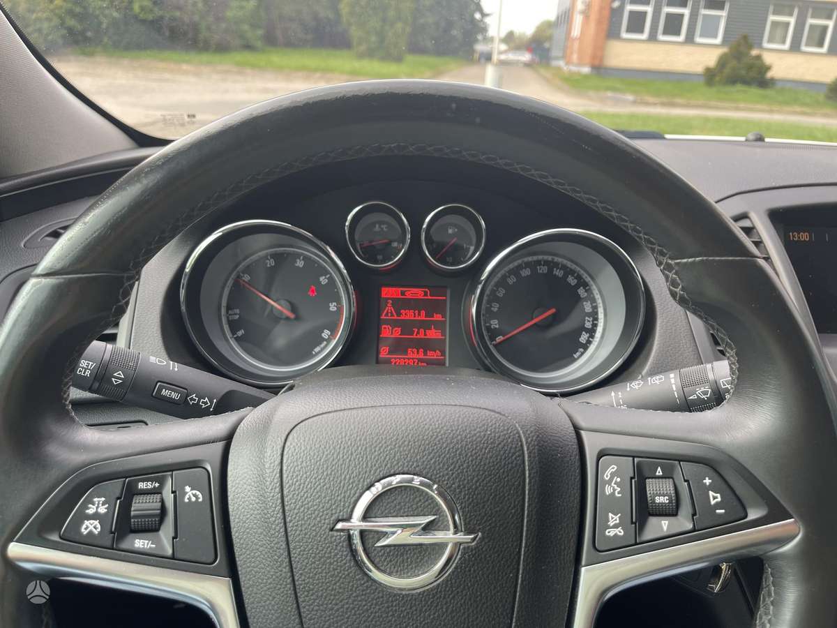 Opel Insignia 2012 — photo 14