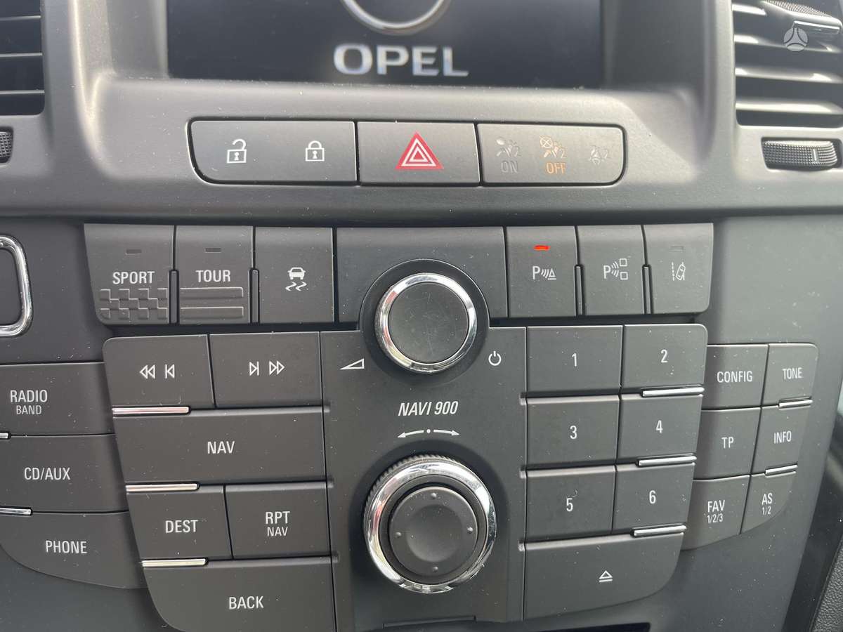 Opel Insignia 2012 — photo 18