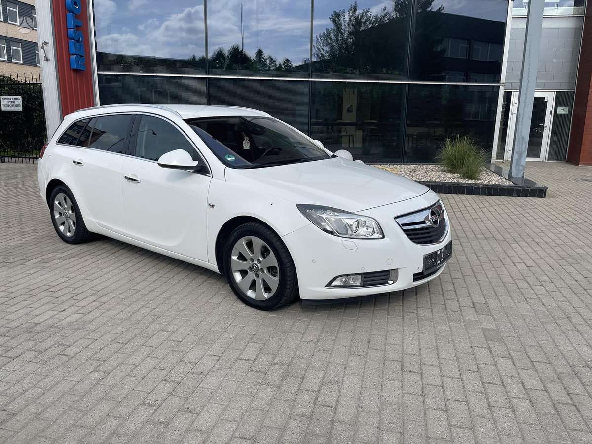 Opel Insignia 2012 — interior