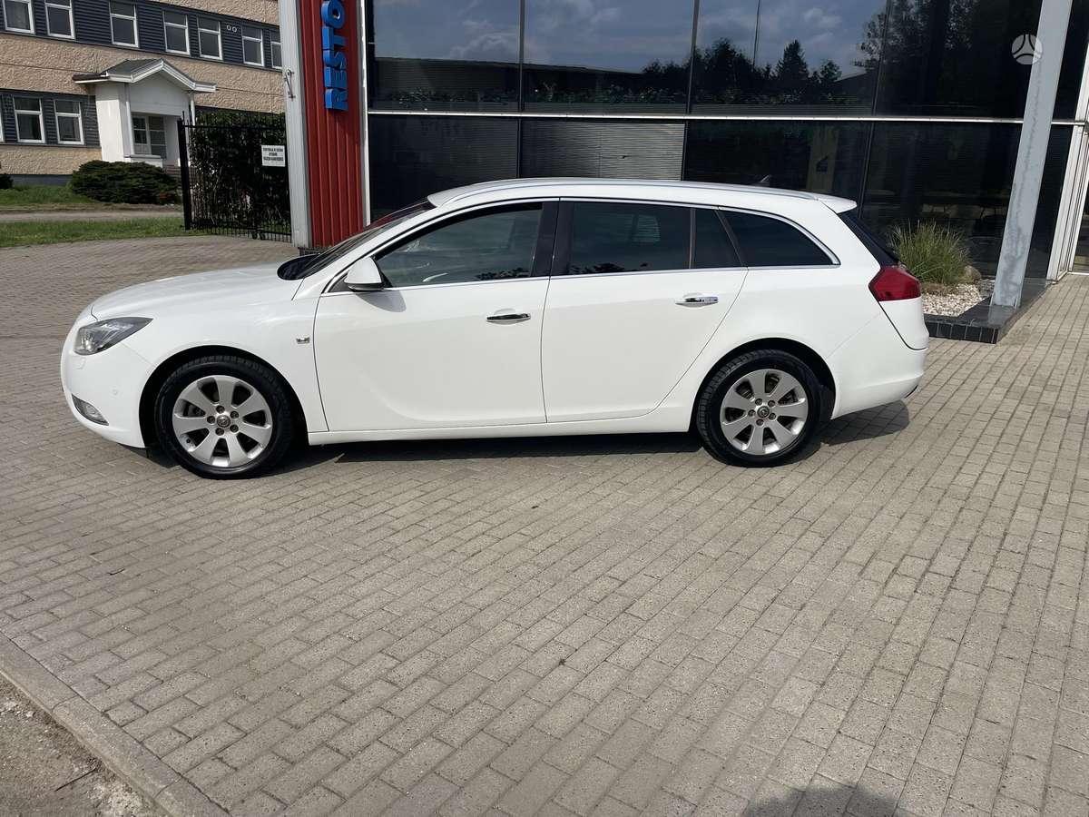 Opel Insignia 2012 — engine 1956 cm³, 160 HP (118kW)