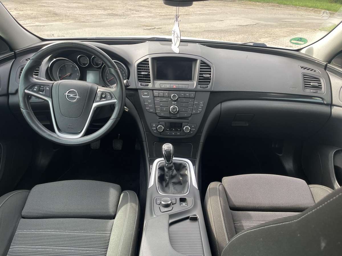 Opel Insignia 2012 — photo 9