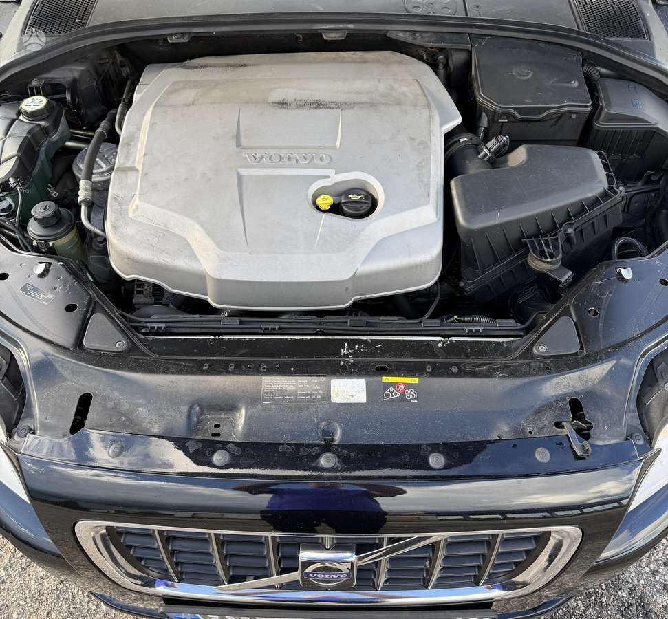 Volvo V70 2010 — photo 27