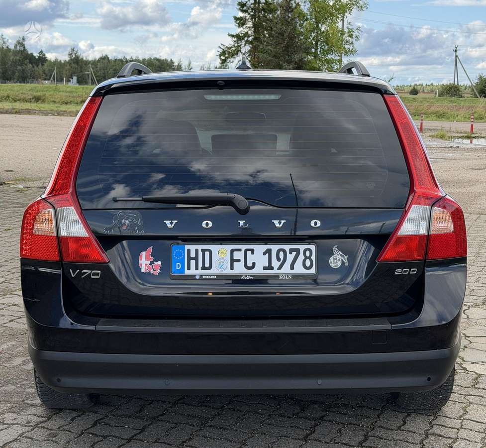 Volvo V70 2010 — photo 9